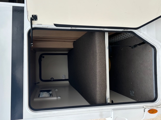 Motorhome modelo McLouis Glamys 222